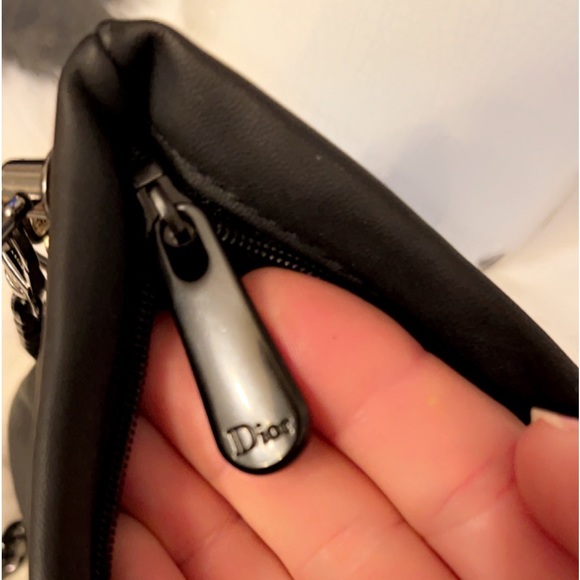 Dior crossbody with black chain and decorative tassels with keychain. - Picture 5 of 8